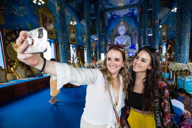 Chiang Rai White Temple, Blue Temple and more from Chiang Mai - What the guides add to the experience