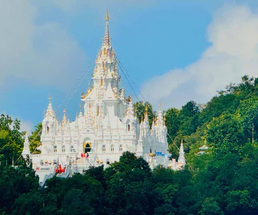 Chiangmai : Rainbow Cave , Unseen Canyon and Lanna temple - Ob Kan, a smaller canyon with a stream