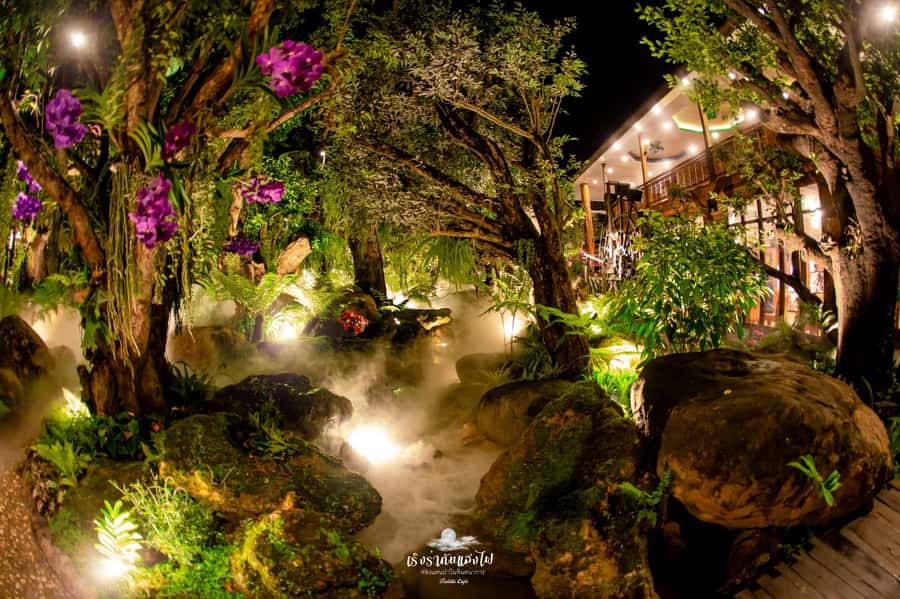 Chiangmai to Chiangrai: 3 Temples, Hot Springs& Lalitta Cafe - Wat Rong Khun, the White Temple