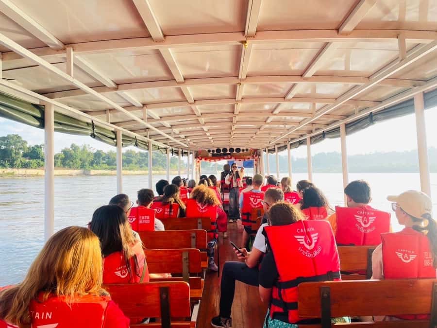 ChiangRai:Full Package!Temples,Long Neck,The Golden Triangle - The Golden Triangle and the Mekong boat ride