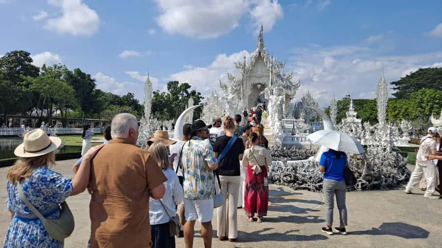 ChiangRai:Full Package!Temples,Long Neck,The Golden Triangle - Long Neck Karen Village and the questions it raises