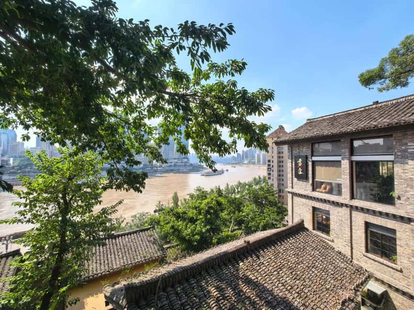 Chongqing: Historical Blocks, Temple, and Mountain Tour - Why this Chongqing tour works so well