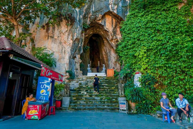 Da Nang: Marble Mountains, Am Phu Cave, and Linh Ung Pagoda - How the guide affects the experience