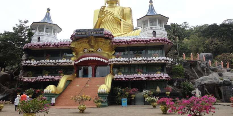 Dambulla: Cave Temple and Village All-Inclusive Tour - Practical clothing and packing advice