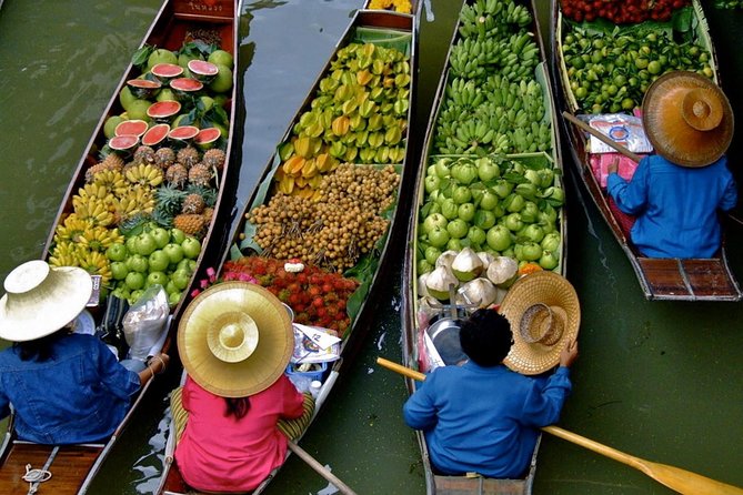 Damnern Saduak Floating Market, Grand Palace and Wat Phra Keo Tour from Bangkok - Lunch with a private guide’s help