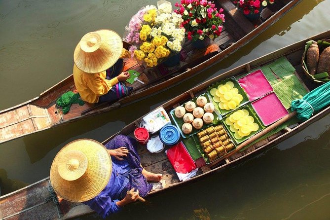 Damnern Saduak Floating Market, Grand Palace and Wat Phra Keo Tour from Bangkok - Reading Damnoen Saduak beyond the postcard