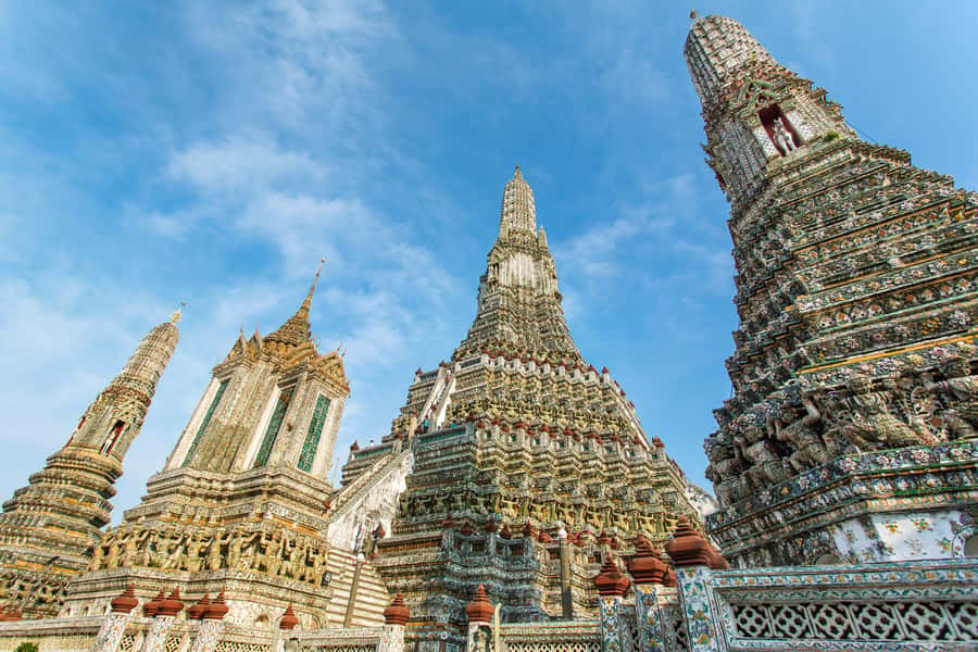 Damnoen Saduak, Reclining Buddha, and Wat Arun Private Tour - What the guide adds to the day