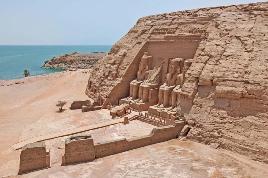 Day Tour To Abu Simbel Temple Complex From Aswan - The 4 a.m. start and the road south