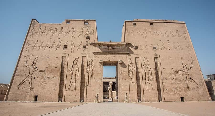 Day Tour visit Edfu Kom Ombo temples from Luxor - Seeing Kom Ombo’s double temple design