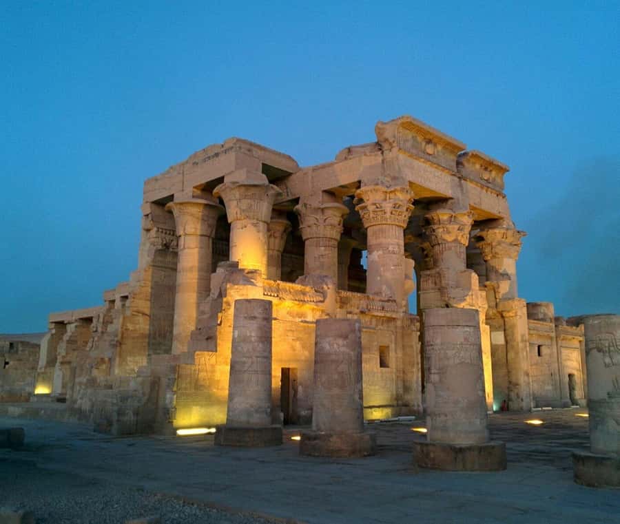 Day Tour visit Edfu Kom Ombo temples from Luxor - Leaving Luxor in a private vehicle