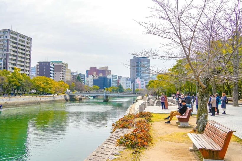 Day Trip to Hiroshima & Miyajima with Itsukushima Shrine - Entering Itsukushima Shrine