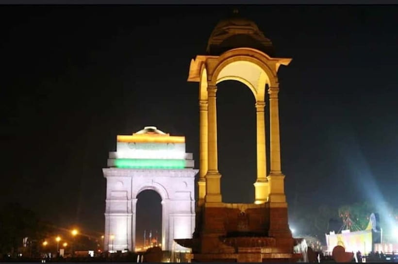 Delhi: Akshardham Temple, India Gate & Safdarjung Night Tour - Safdarjung’s Tomb, a quiet Mughal pause