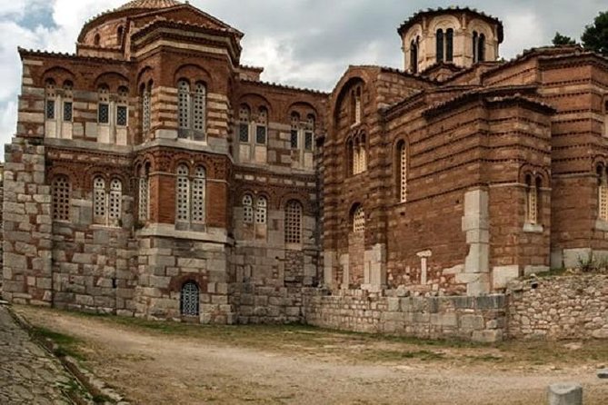 Delphi and Hosios Loukas Monastery Full Day Private Tour - Delphi’s sanctuary and the Oracle