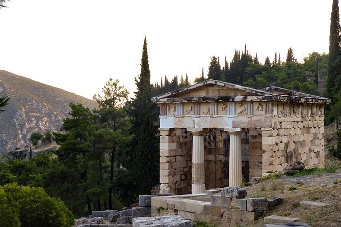 Delphi and Hosios Loukas Monastery Full Day Private Tour - Who should book this day trip?