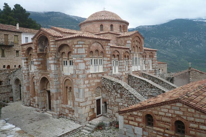 Delphi, Hosios Loukas Monastery full day private tour from Athens - Walking through Delphi’s sanctuary