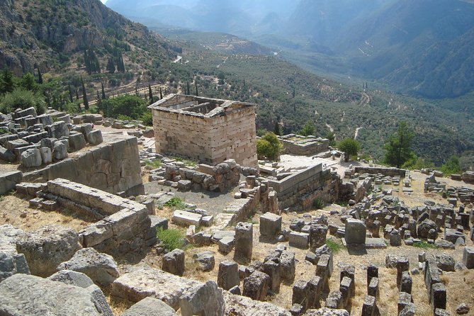 Delphi private tour: Navel of Earth, Apollo Temple, Oracle - Delphi Archaeological Museum and the Charioteer
