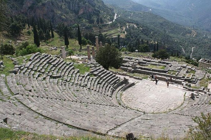 Delphi private tour: Navel of Earth, Apollo Temple, Oracle - Arachova, Mount Parnassus, and the coffee stop