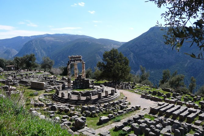 Delphi private tour: Navel of Earth, Apollo Temple, Oracle - Delphi Ancient Town: sanctuaries, theater, and stadium
