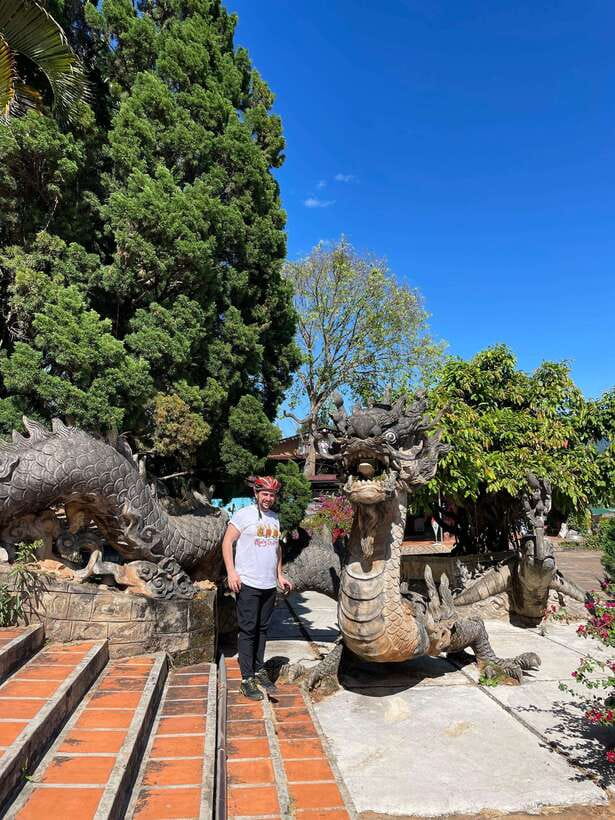 Discover Da Lat Waterfalls, Pagodas & Traditional Villages - Silk Factory and the work behind the finished product