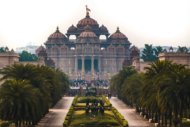Divine Delhi: Full-Day Tour of Temples & Spiritual Sites - Birla Mandir and Hindu customs
