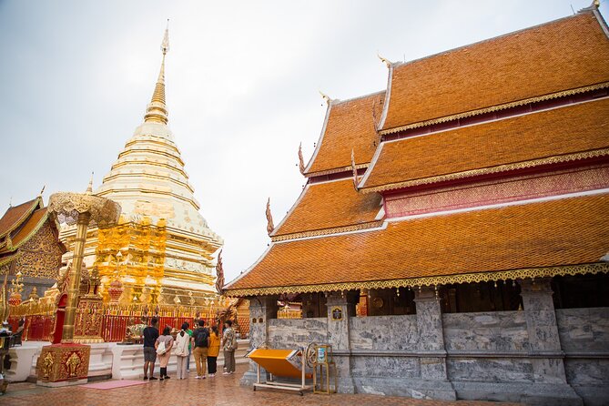 Doi Suthep and Wat Pha Lat Sunrise Tour (Small Group Only) - Reaching Doi Suthep by the 309-step staircase