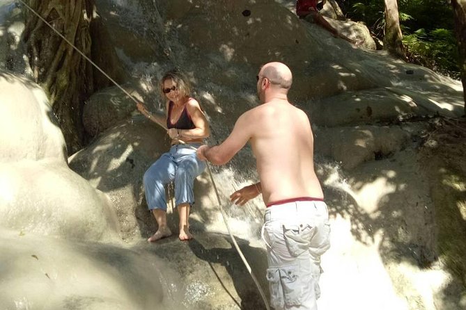 Doi Suthep Temple and Bau Thong Waterfalls Private Tour - Bua Thong Waterfalls: a playful first stop