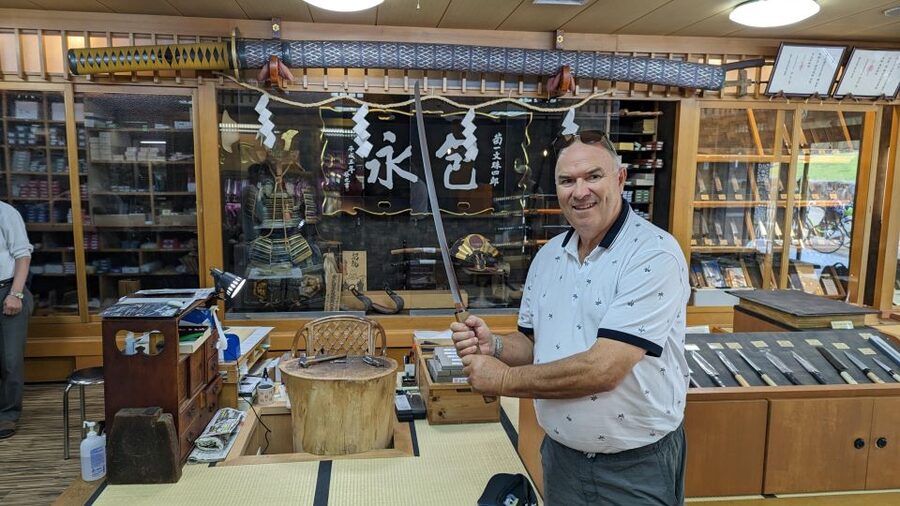 E-Bike Nara Highlights - Todaiji, Knives, Deer, Shrine - Meeting Nara’s deer the right way