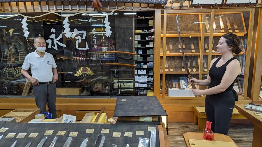 E-Bike Nara Highlights - Todaiji, Knives, Deer, Shrine - The Kikuichimonjushirokanenaga knife stop