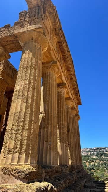 E-BIKE TOUR AGRIGENTO: Valley of the Temples & Old Town with meal included - Riding through Agrigento’s old town