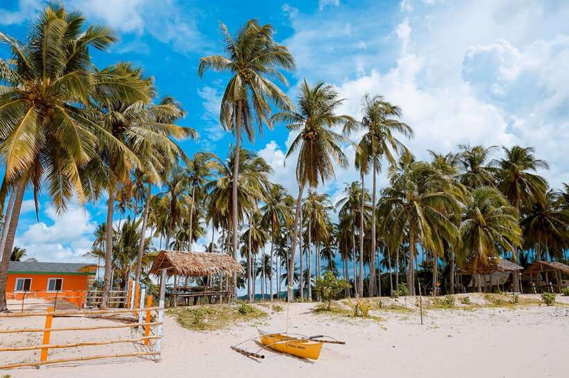 El Nido Island Hopping Tour C: Hidden Beaches & Shrine - Guides can shape the entire day