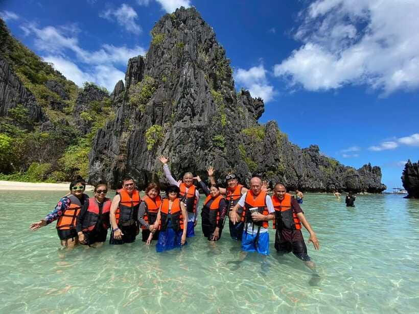 El Nido: Tour C with Matinloc Shrine and white sand beaches - Who should book this tour?
