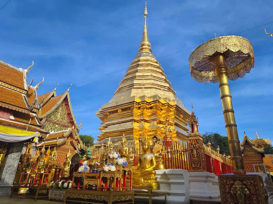 Ex-monk city & temples walking tour: (3.5 hours / 1.7 km.) - Key points to know before you book