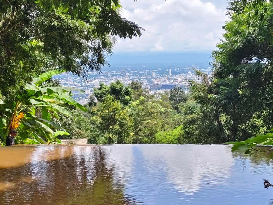 Ex-monk city & temples walking tour: (3.5 hours / 1.7 km.) - Why this short walk works in Chiang Mai