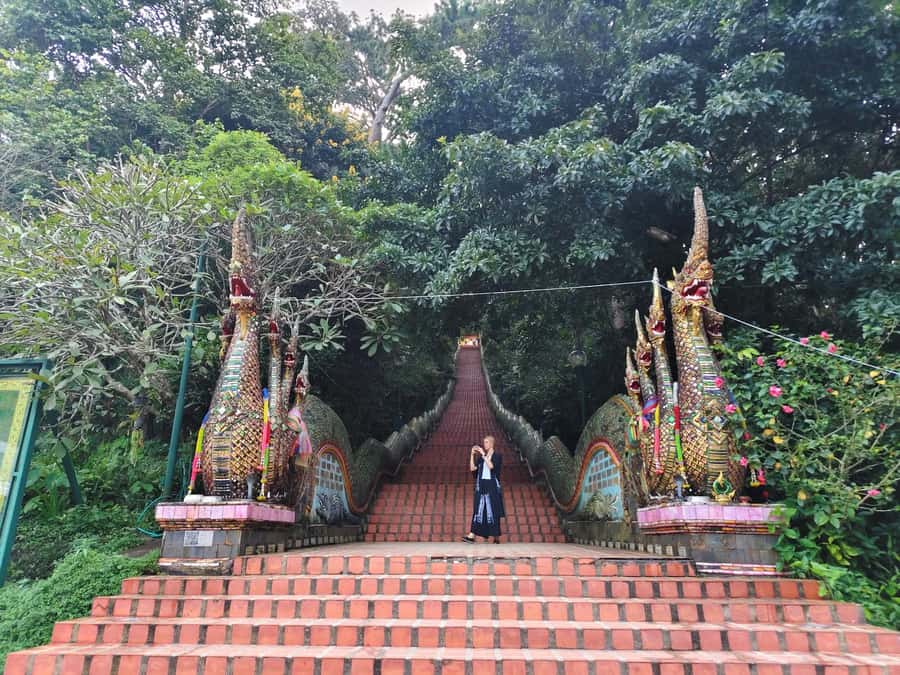 Ex-monk city & temples walking tour: (3.5 hours / 1.7 km.) - Is $20 a fair price?