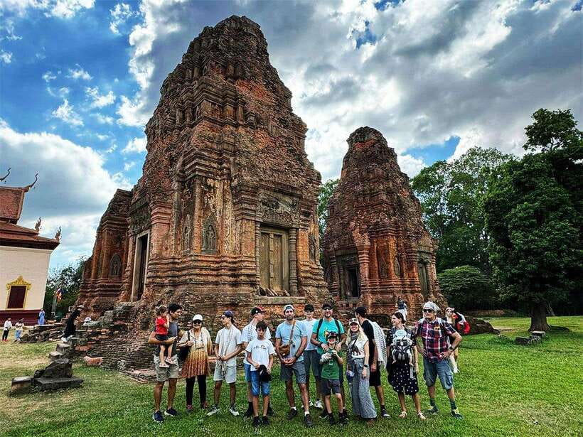 Explore Angkor Temple With Tour Guided - Angkor Wat after the morning crowds
