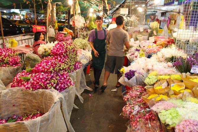 Explore Bangkok: Guided City and Temple Tour - What the guide and group size add