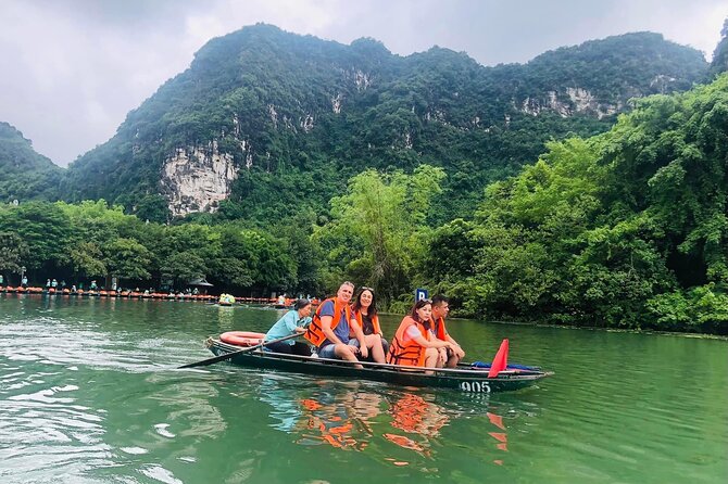 Exploring Bai Dinh Pagoda -Trang An -Mua Cave with Buffet Lunch 1 Day From Hanoi - Why this Ninh Binh day trip works well