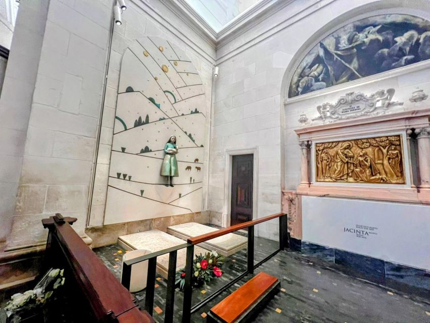 Fátima Private Tour: Shrine| Sacred Path |Shepherds House - Valinhos, the Way of the Cross, and the seven-station route