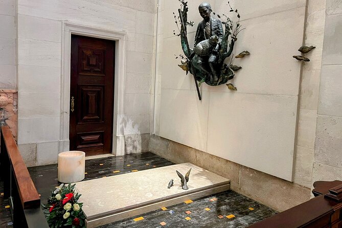 Fatima Private Tour: Shrine, Sacred Way & Shepherds’ Hometown - The parish church and the return to the sanctuary
