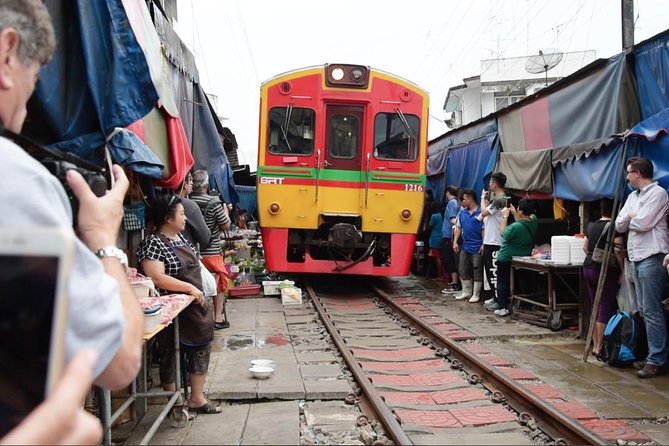 Floating Market with Great Pagoda Temple and Wat Sam Phran - Why this Bangkok day trip works