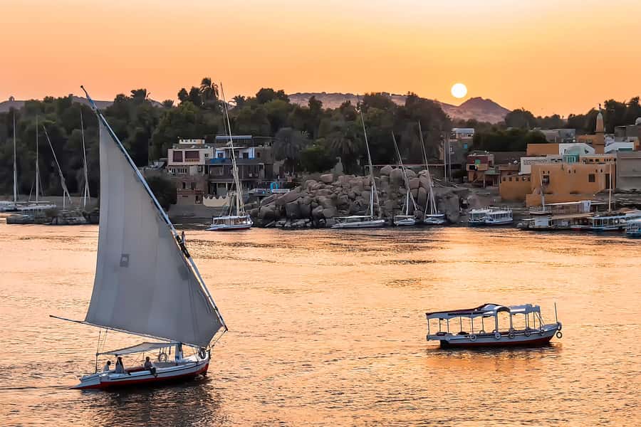 From Aswan: Philae Temple & Motorboat Tour to Nubian Village - Meeting Nubian families near Soheil Island