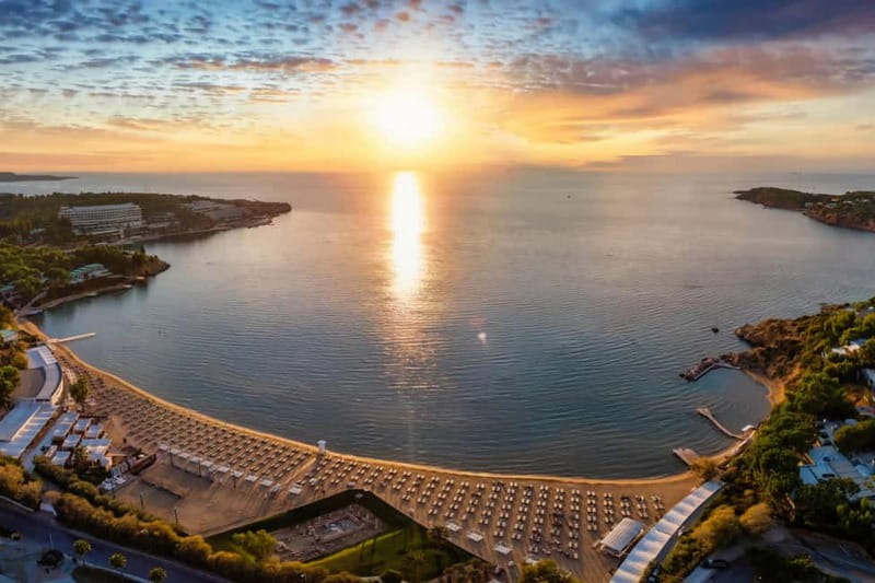 From Athens: Lake Vouliagmeni Spa & Temple of Poseidon Tour - Who should book this outing?