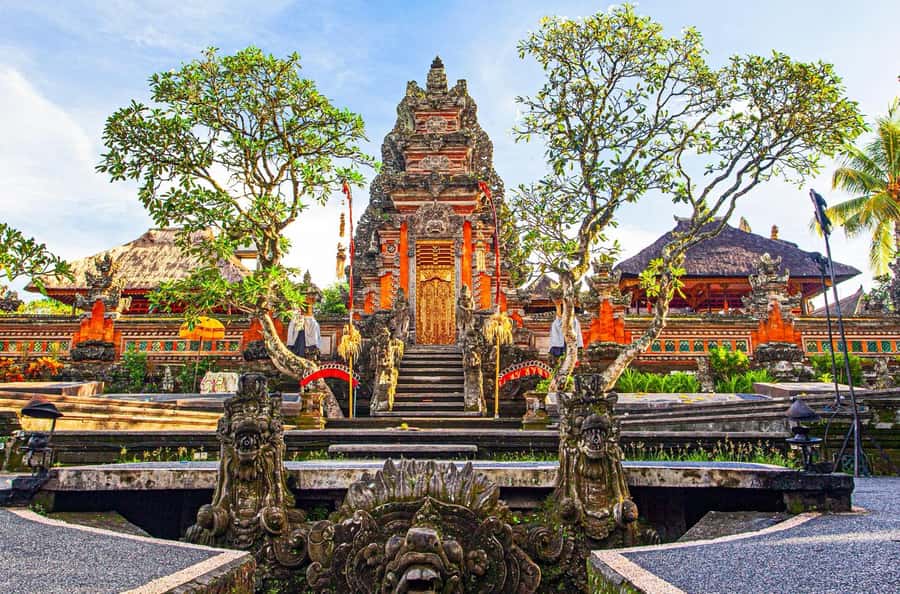 From Bali: Saraswati Temple, Monkey Forest, Ubud Waterfalls - How the eight-hour route works