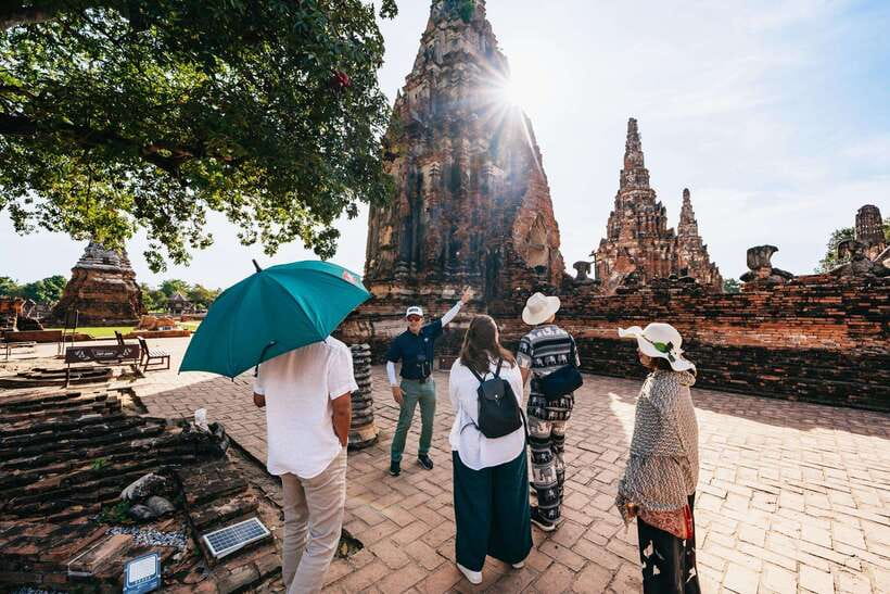 From Bangkok: Ayutthaya Temples Guided Tour with Lunch - What the guides add to the day