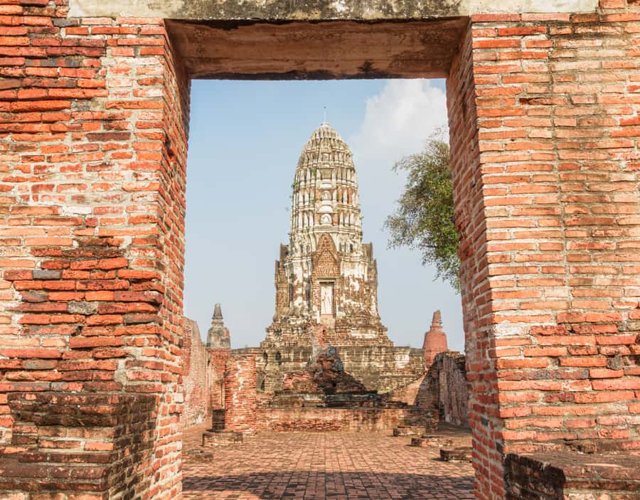 From Bangkok: Private Guided Tour of Ayutthaya’s 6 Temples - Wat Phra Si Sanphet brings you into the royal center