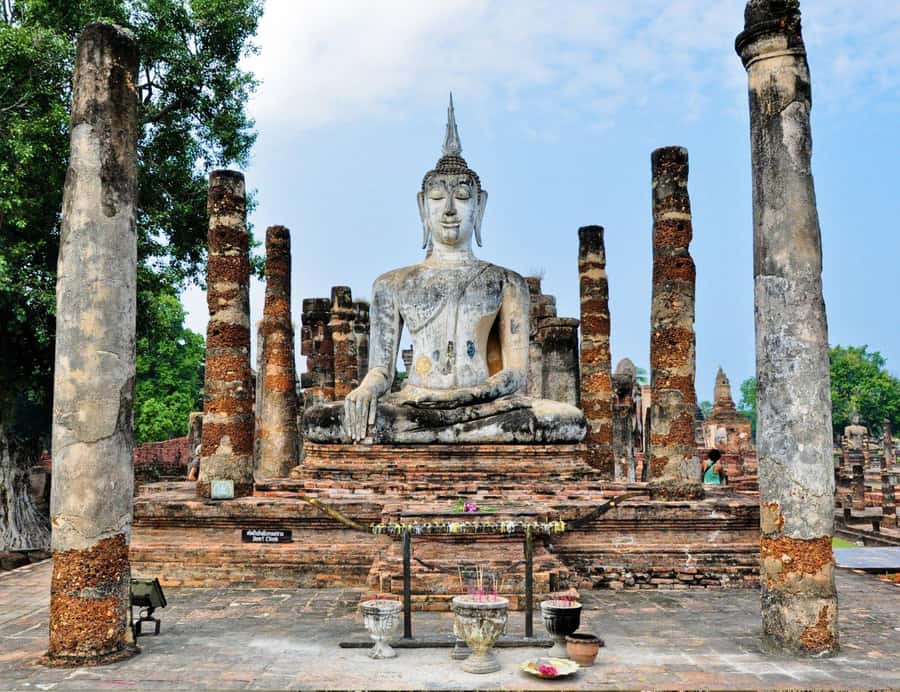 From Bangkok: Private Guided Tour of Ayutthaya’s 6 Temples - Wat Yai Chai Mongkhon starts the morning quietly