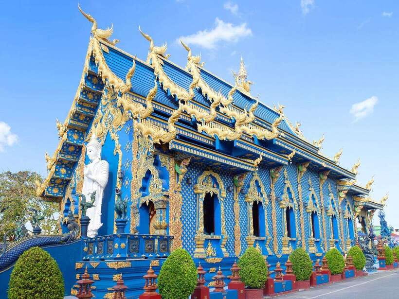 From Chiang Mai: Chiang Rai Famous Temples Guided Tour - What the $39 price really covers