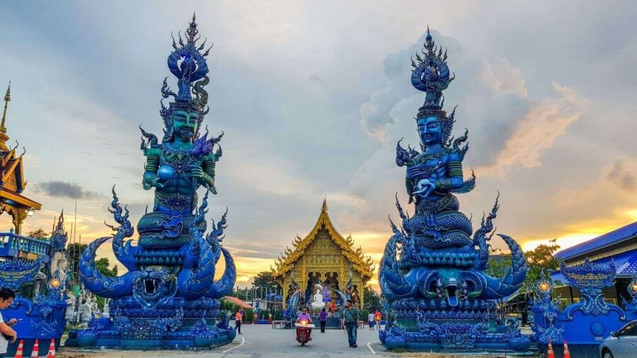 From Chiang Mai: Chiang Rai's Temples Exploration Day Trip - What to Bring and How to Dress
