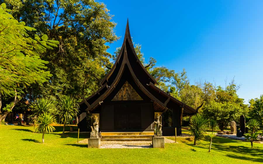 From Chiang Mai: Chiang Rai Temples Tour - The White Temple brings tradition and modern design together