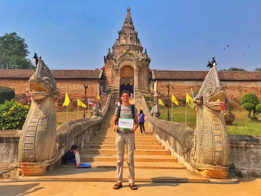 From Chiang Mai: Lamphun and Lampang Temples Tour - The 75-minute drive and small-group setup